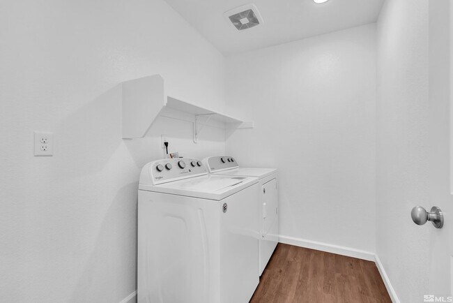 Building Photo - 698 Valmy Dr