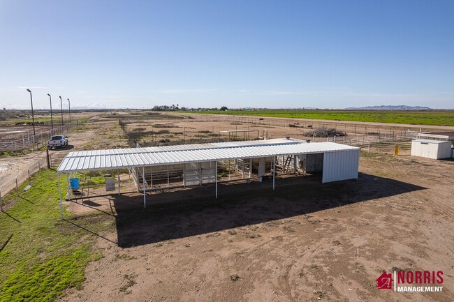 Building Photo - HORSE Property!! You Have Found a Gem