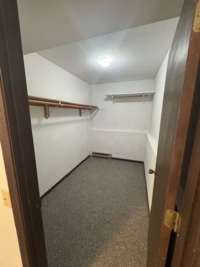 Building Photo - 2 Bedroom Unit in South Anchorage!