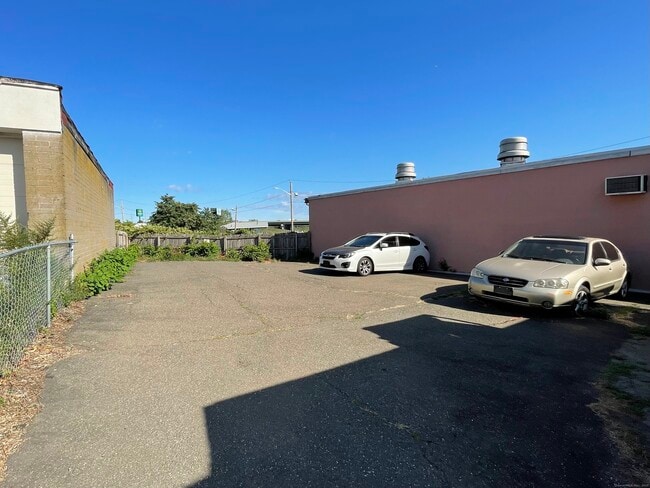 Building Photo - 23 Kimberly Ave
