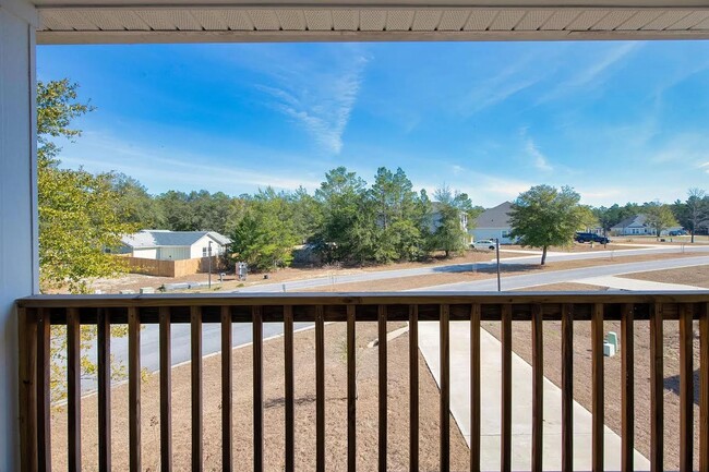 Building Photo - Three Bedroom Two and a half Bath In Hammock Oaks