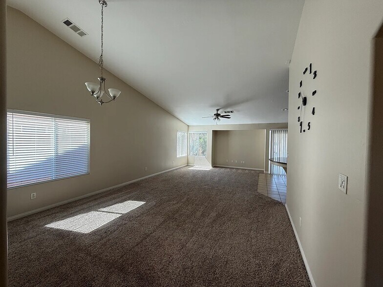 Building Photo - 13325 Boyd Lake Dr