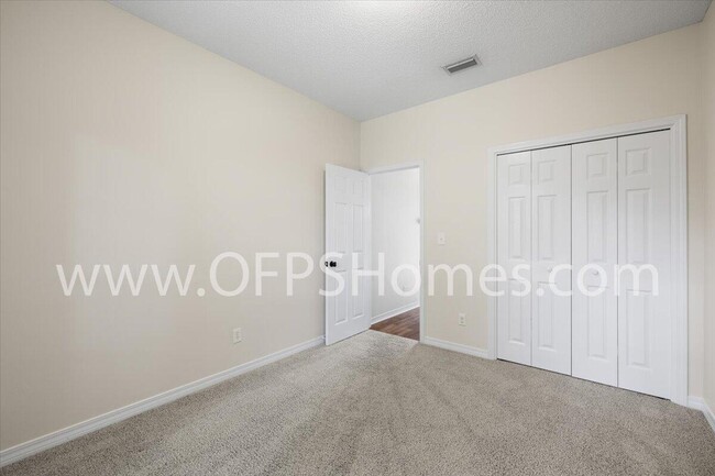 Building Photo - 1714 Evans Ct