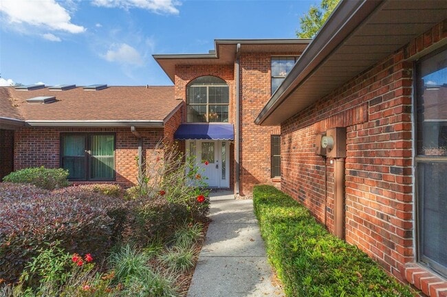 Building Photo - 6545 Brentwood Dr.