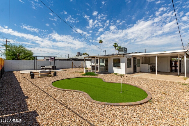 Building Photo - 829 W Mitchell Dr