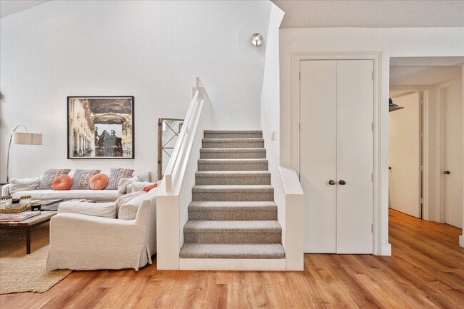 Building Photo - 2585 Sheltingham Dr