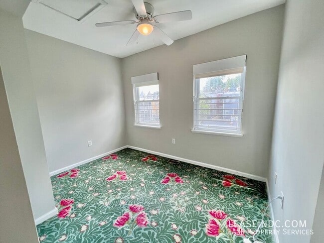 Building Photo - 1016 11th St NE