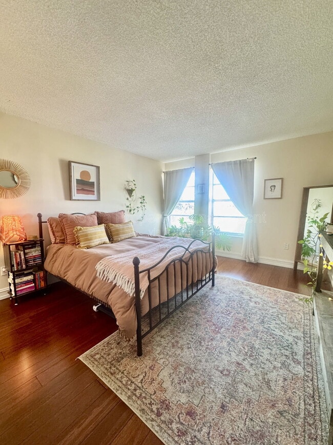 Building Photo - 6545 Indian Creek Dr