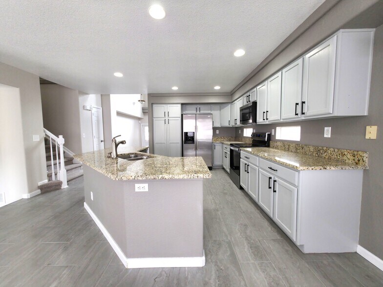 Building Photo - 4458 Lyndenwood Pt