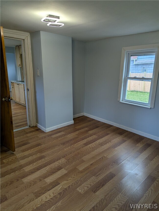 Building Photo - 48 Thomas St