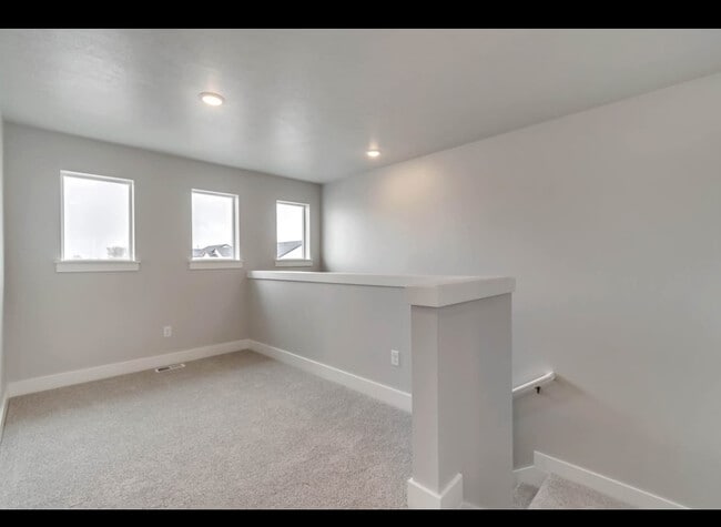 Building Photo - 1579 W 2100 S