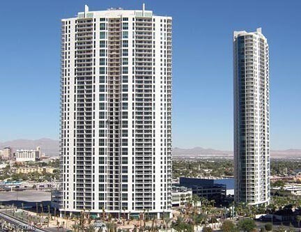 Building Photo - 222 E Karen Ave