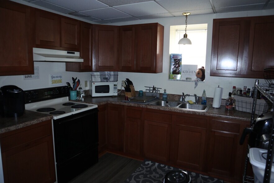 Building Photo - 415 East St