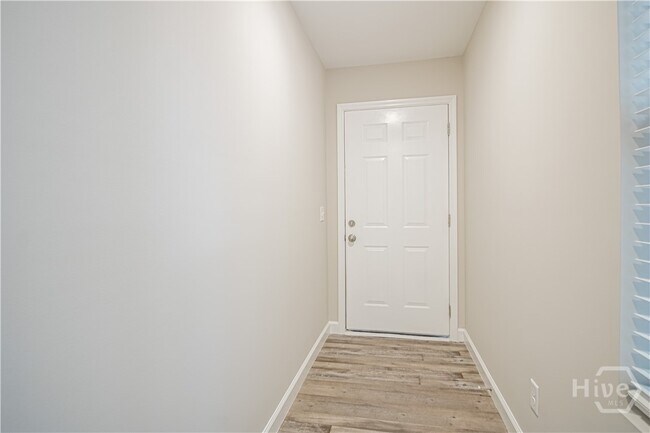 Building Photo - 22 Nelson St