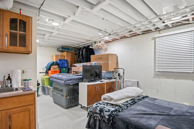 Building Photo - 103 N Bennett St