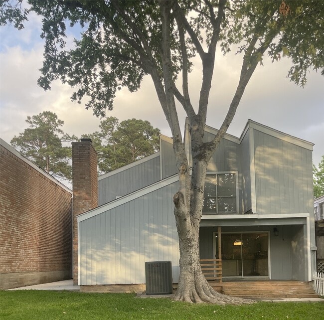 Building Photo - 12841 Orion Ct