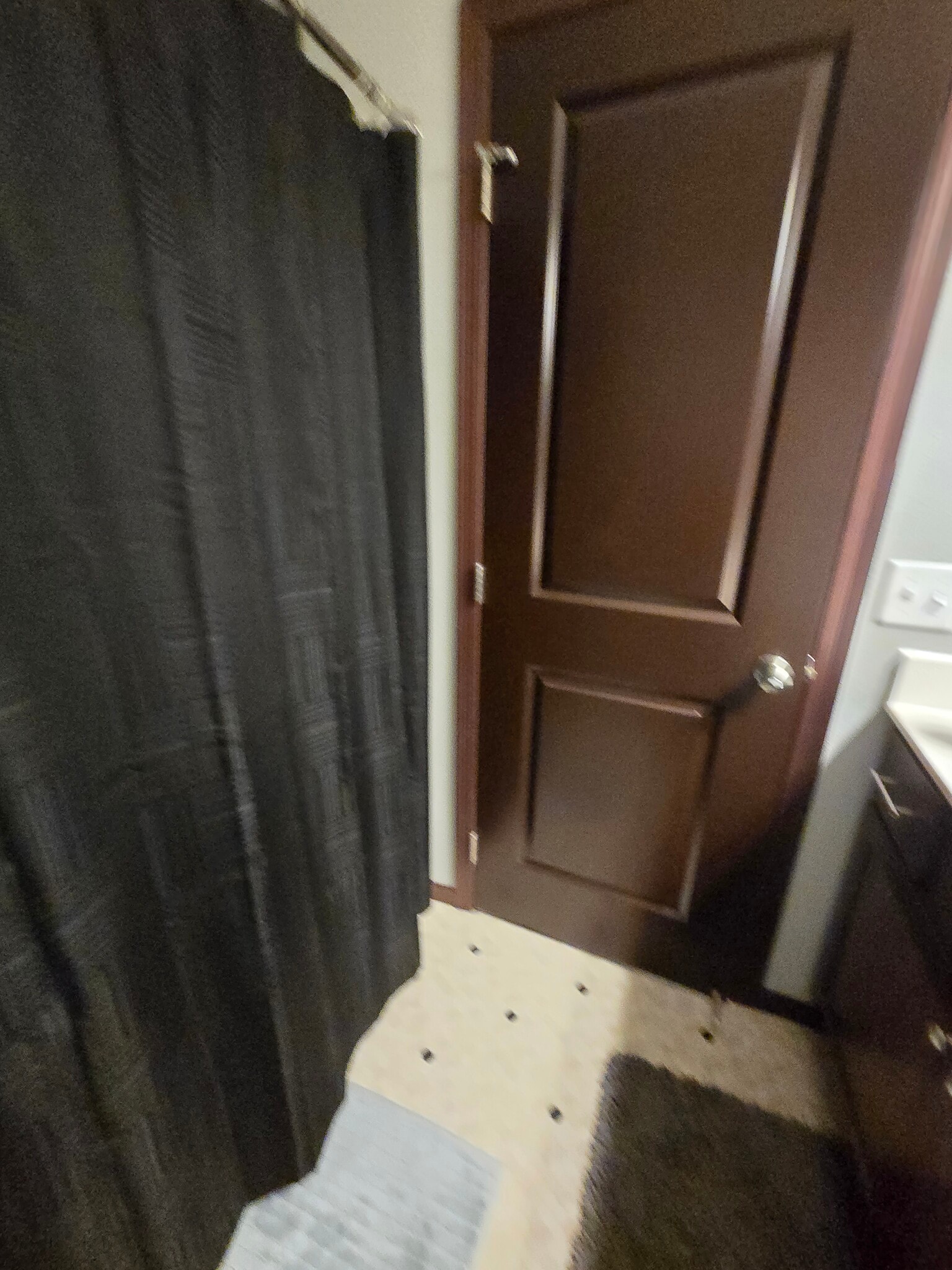 Building Photo - 685 Roberts Rd