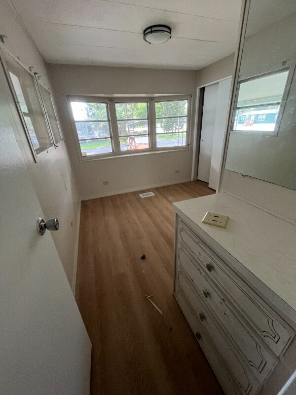 Building Photo - 4538 Charter St