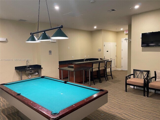 Building Photo - 1745 E Hallandale Beach Blvd