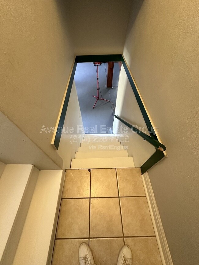 Building Photo - 425 Bismark Ave