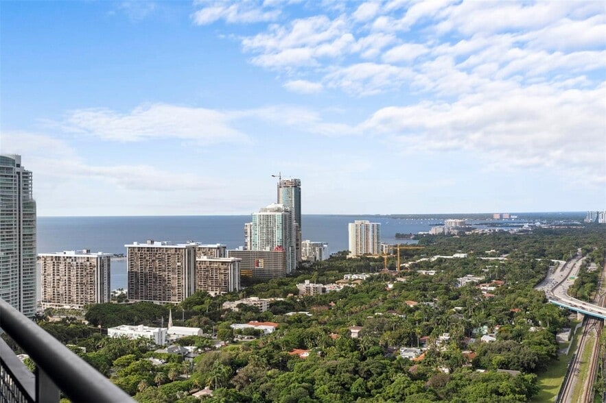 Building Photo - 60 SW 13th St