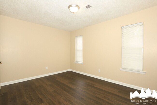 Building Photo - 3445 Beech Grove Rd
