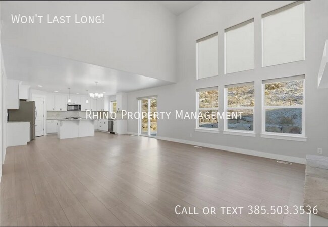 Building Photo - 4452 N Summer View Dr