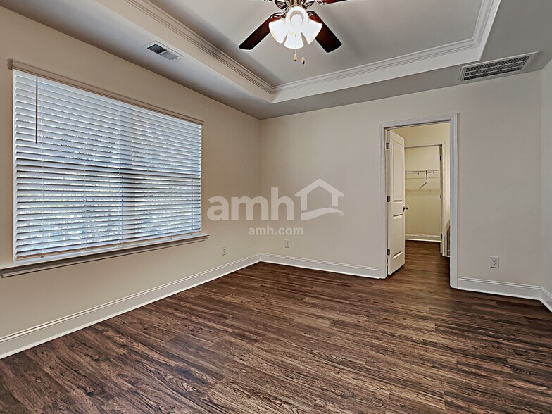 Building Photo - 1825 Produce Ln