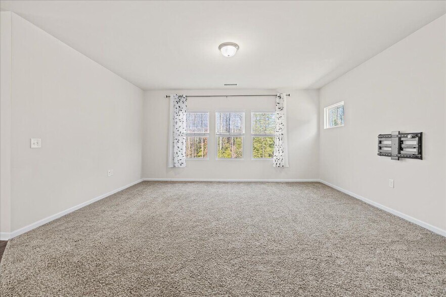 Building Photo - 149 Wilbur Lake Dr