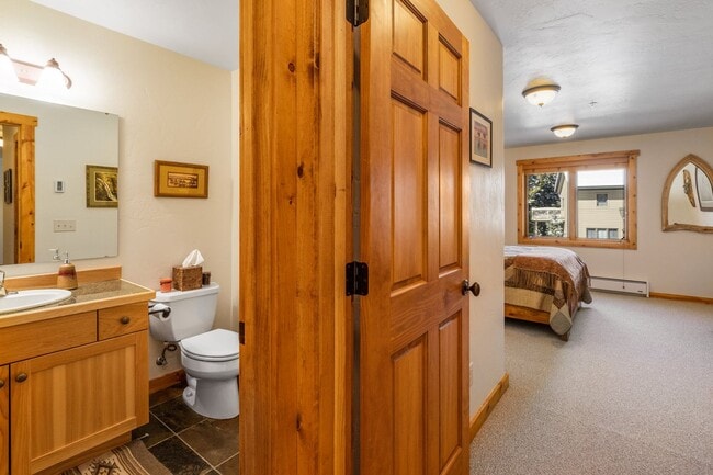 Building Photo - 4 Bed, 4 Bath Condo in The Big Sky Meadow with Garage!