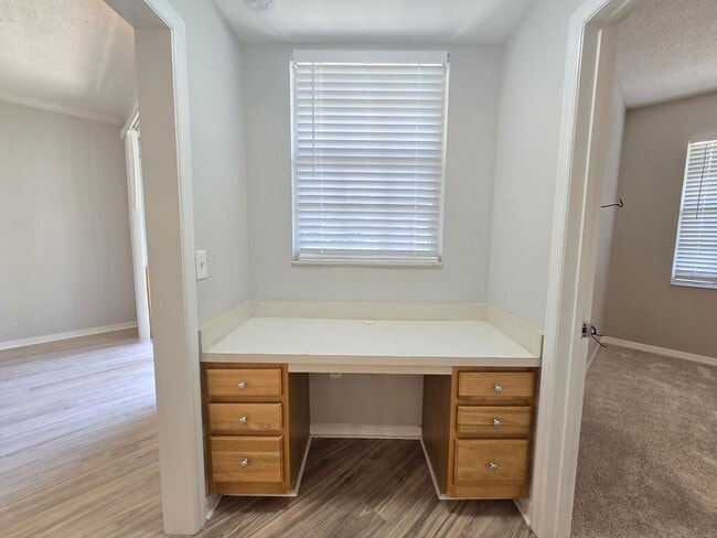 Building Photo - Luxury 1BR/1BA Condo with Fabulous Views i...
