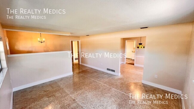 Building Photo - 4709 Redfern Dr