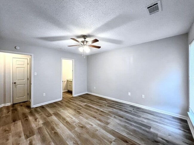 Building Photo - 7611 Lilly Dr