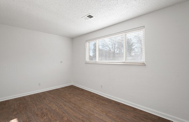 Building Photo - 10093 W Maryland Dr