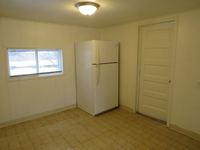 Building Photo - 1620 Canary Ave