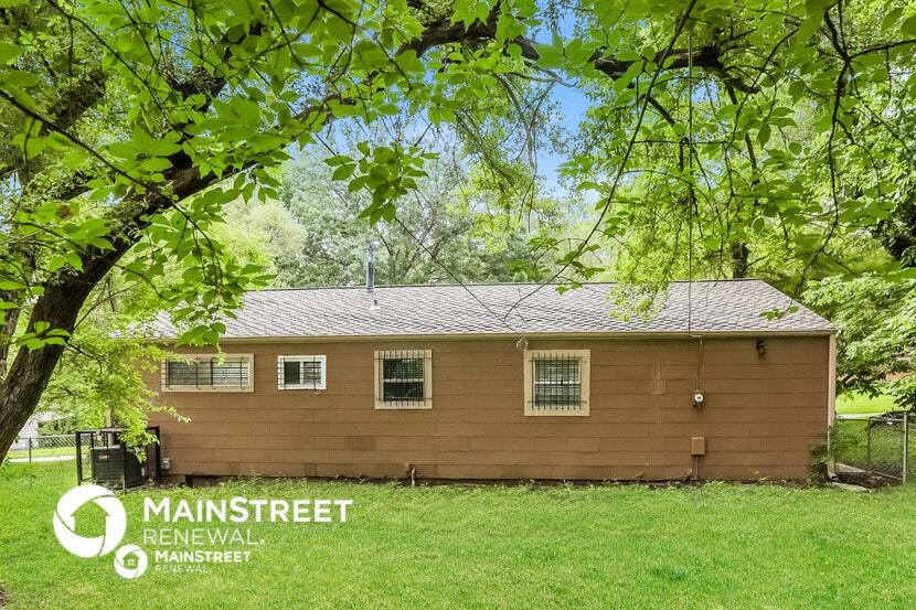 Building Photo - 8502 Crystal Ave