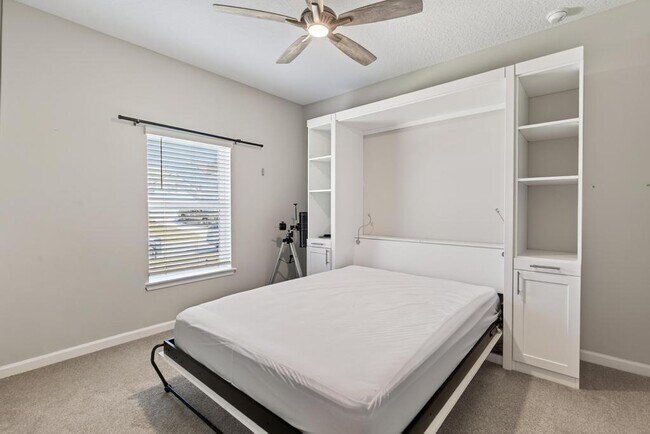 Building Photo - 67 Windermere Way