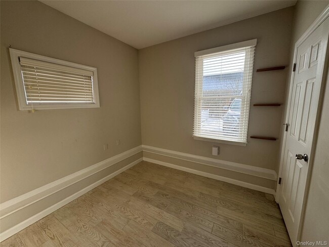 Building Photo - 25 Gardners Ln