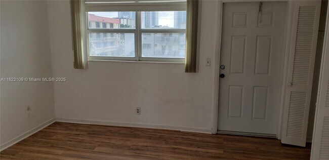 Building Photo - 467 Golden Isles Dr