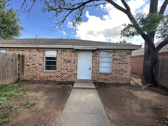 Primary Photo - 2103 S Loop 289