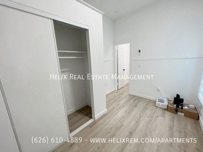 Building Photo - 190 S Marengo Ave