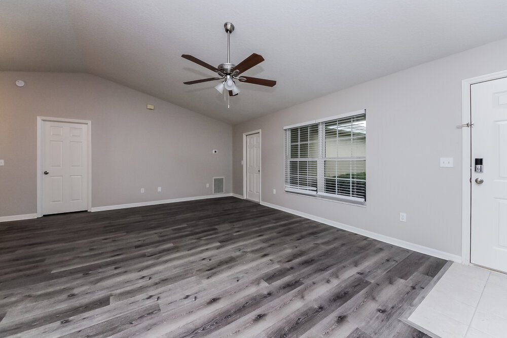Building Photo - 35123 Queens Way