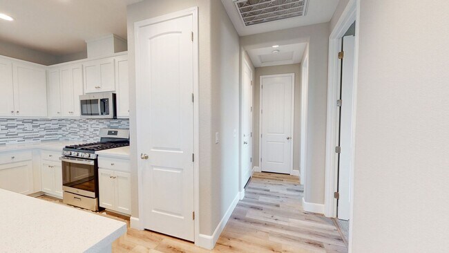 Building Photo - Brand New Construction! Single Family Resi...