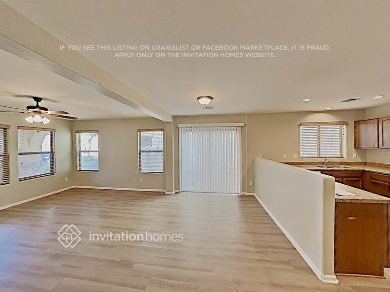 Building Photo - 944 S Sabino Dr