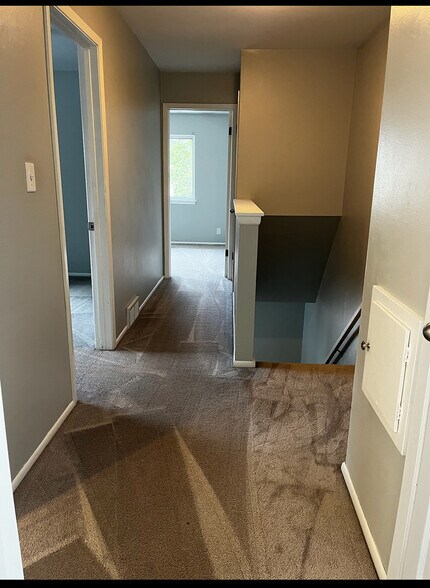 Upstairs - 6619 Hillside Ln