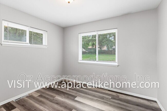 Building Photo - 3609 W 47th St