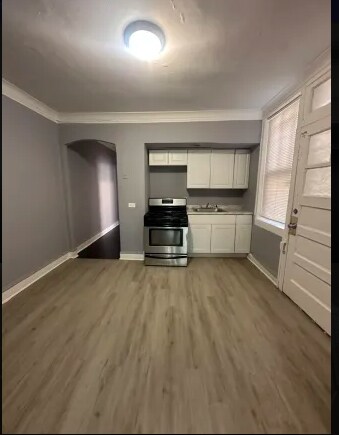 Building Photo - 8055 S Paulina St