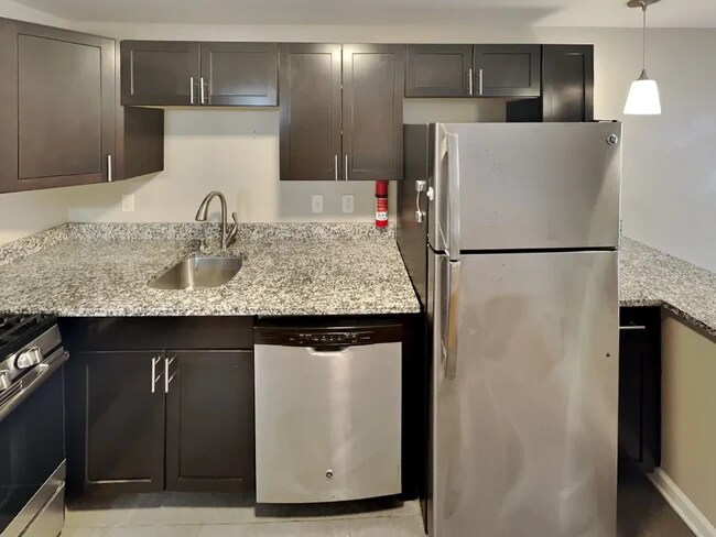 Building Photo - Lantern Square Apartments-A3