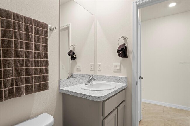 Building Photo - 5675 Chorleywood Ln