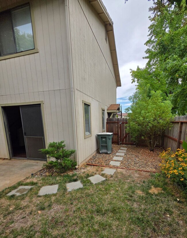 Building Photo - 2576 Sabre Ct